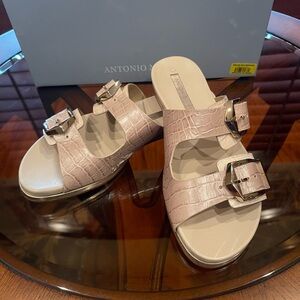 ANTONIO MELANI Blush Croc-Embossed Buckle Sandals .. Sz..7